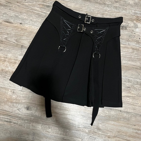 Lace Detail front skirt - Picture 1 of 8